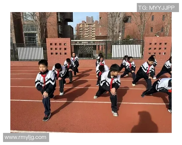 体育课上的欢声笑语与成长记忆分享